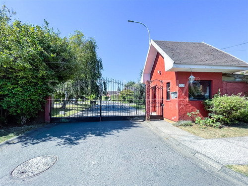 Arriendo Casa Ubicada En La Foresta, San Pedro De La Paz.