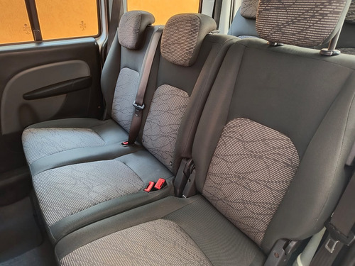 Fiat Doblo 1.8 16v Essence 7l Flex 5p 5 marchas
