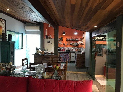 Casa Na Parte Alta De Pariquera-açu - Documentada