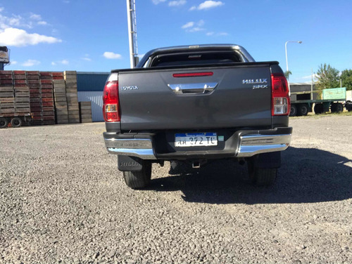 Toyota Hilux 2.8 Cd Srx 177cv 4x4 At 2016
