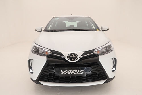Imagen 3 de 14 de Toyota Yaris 5p Xls Pack Cvt