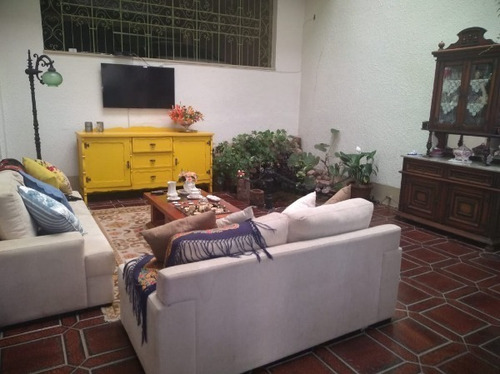 Casa Em Medianeira Com 3 Dormitórios - Su18