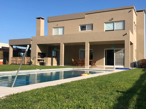 Casa  En Venta En San Matias, Escobar, G.b.a. Zona Norte