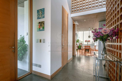 Amplia Casa Remodelada (108794)