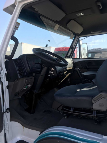 Imagem 12 de 15 de Volkswagen 10.160 - 2016/2017 Com Cesto Aéreo.