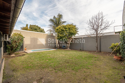 Venta Casa 3 Ambientes Con Jardín, Piscina Y Cochera En Palomar.