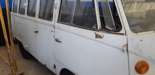 Imagem 3 de 11 de Kombi Corujinha Kombi Standard
