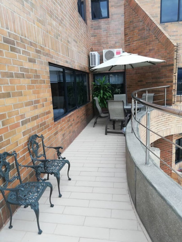 Imagen 10 de 16 de Remax Infinity Vende Pent-house De Iii Niveles En El Parral 446253 Frances Mijares 04144990396