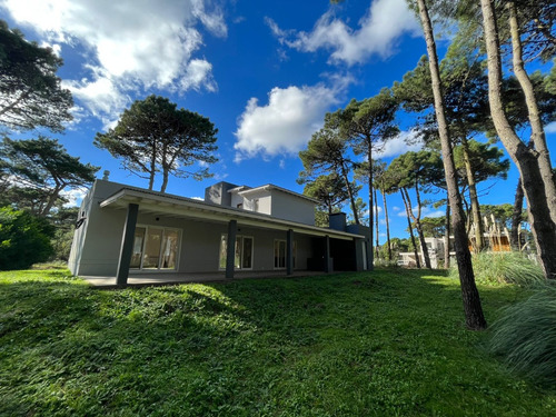 Casa En Venta Ubicada En Pinamar Norte Calle Alamos