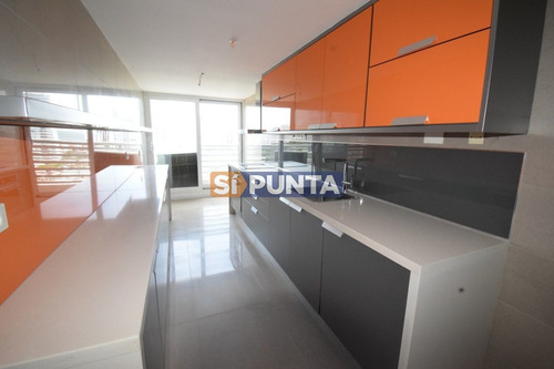 Imagen 19 de 20 de Playa Mansa , Edificio De Categoria , Excelente Vista !
