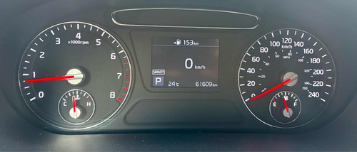 Kia Sorento 2.4 Lx At