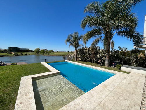 Hermosa Casa Con Vista Al Lago  Y El Golf !!!  Barrio Islas - El Cantón