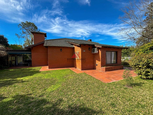 Casa En Venta En Larena Country Club, Pilar, G.b.a. Zona Norte
