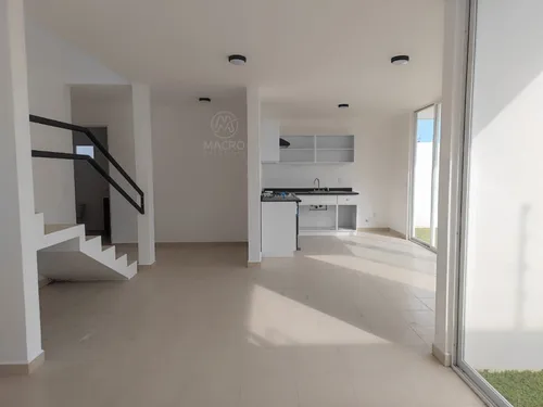 Casa En Venta En Fracc. Real De Oaxtepec A Estrenar Con Alberca Y Jardín, Escriturada.