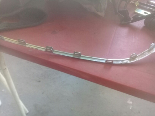 Moldura Izquierda Passat 561 853 101 (Usado)