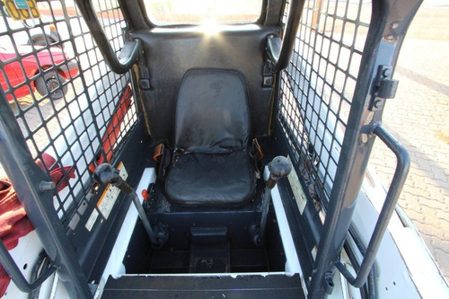 Imagem 8 de 17 de Mini Carregadeira Bobcat S150