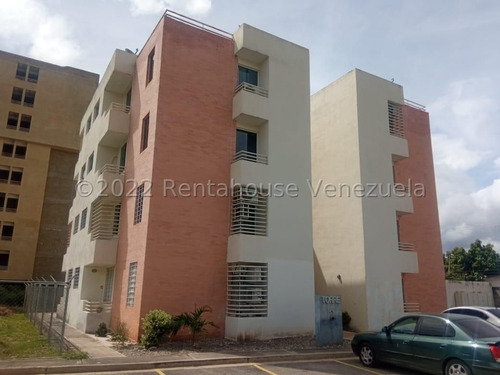 Apartamento En Venta En Cabudare, Zona Centro R E F  2 - 3 - 7 -  2 - 9  Mehilyn Perez