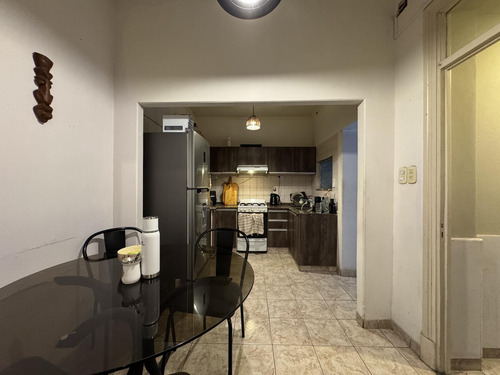 Casa De Pasillo Unica A La Venta 2 Dormitorios Con Patio Y Terraza En El Centro