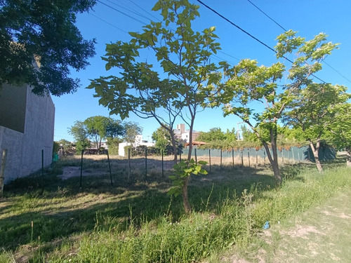 Venta Lote 300 M2 En Vistalba, Barrio Semi Privado