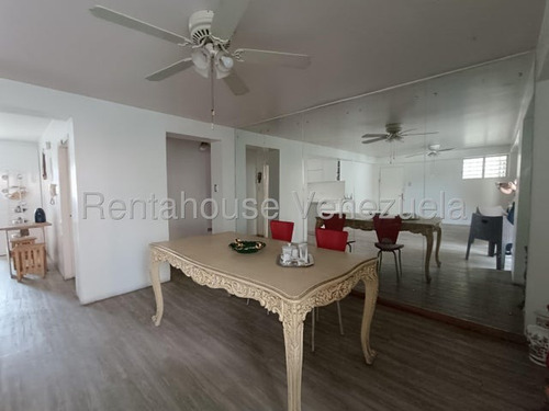 Amplio Apartamento En Venta Urb San Isidro, Maracay 25-13106 Hc