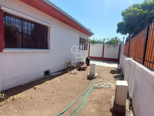 Vende Casa Con Proyección Comercial