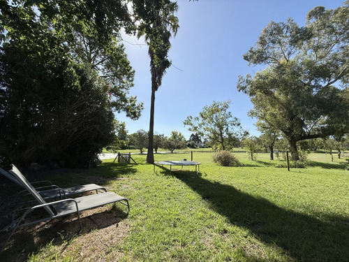 Impecable Casa Con Jardin, Parrilla Y Pileta En Venta - Vista Al Golf - Club Nautico Escobar