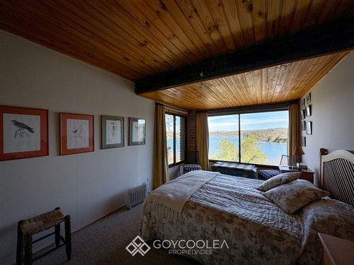 Casa En Venta De 5 Dorm. En Las Cabras