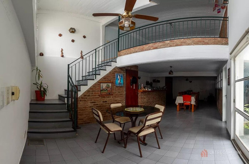 Venta De Casa. Hermosa, En Impecable Estado. Llavallol.