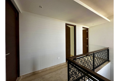 Renta De Residencia En Yucatán Country Club, A Estrenar