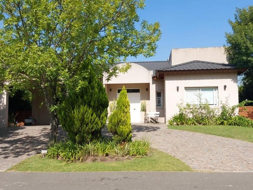 Casa Chalet En Venta En Alamo Alto, Escobar, G.b.a. Zona Norte