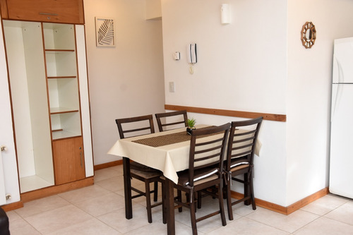 Imagen 5 de 16 de Departamento Alquiler Temporario, Céntrico De 2 Ambientes En San Martin De Los Andes, Hasta 2 Adultos Y 2 Menores.cochera Descubierta. Ubicado A 3 Cuadras Del Lago Lacar Y 1 De La Avenida Principal.