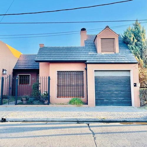 Espectacular Casa En Calle Lara 1488, Cañuelas Centro