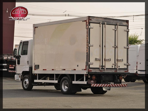 Imagem 13 de 15 de Caminhão Ford Cargo 816 Baú Refrigerado