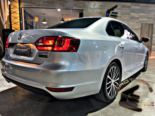 Imagen 2 de 21 de Volkswagen Vento 2.0 Sportline Mt