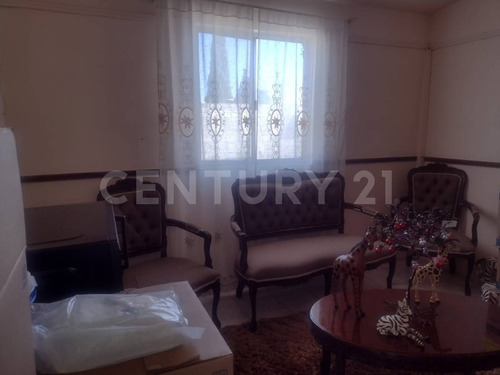 -se Vende Casa En Col. Burocrata En Cd. Cuauhtemoc, Chih