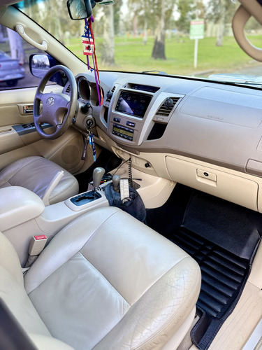 Toyota Hilux SW4 3.0 Srv Cuero At