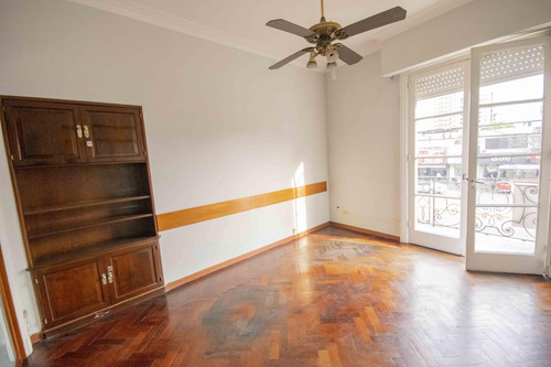Departamento De 3 Ambientes Dependencia Apto Profesional En Alquiler, En Martínez.