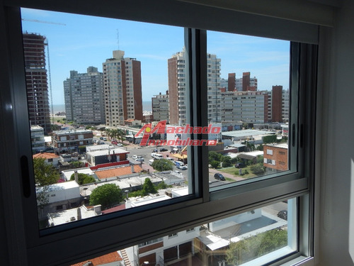 Apartamento En Punta Del Este, Mansa- Ref: 3082
