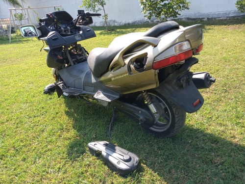 Imagen 11 de 14 de Suzuki Burgman 650 Partes Desarrmo Piezas 2006 Yamaha Honda