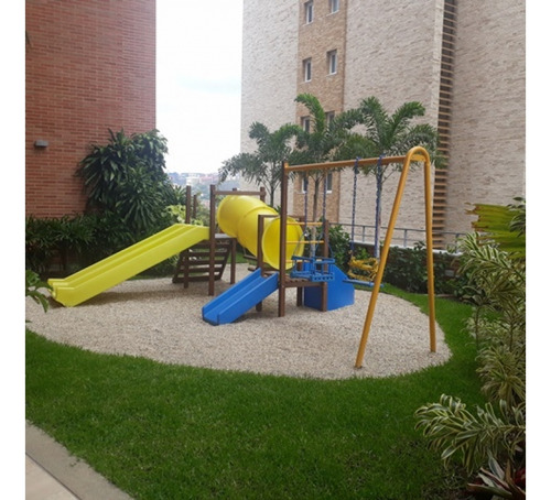A Estrenar Apartamento En Lomas De Las Mercedes