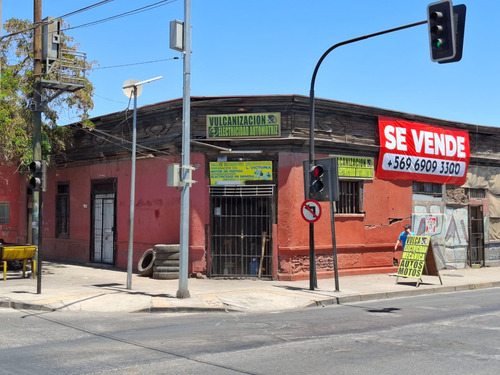 Gran Esquina Comercial Arica Con Ruiz Tagle. Estación Centr
