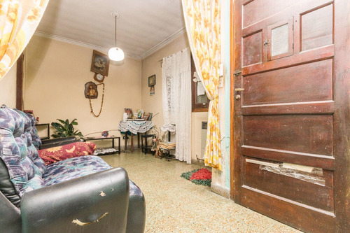 Imagen 20 de 30 de Casa 3 Amb C/cochera Y Fondo. Escucha Oferta