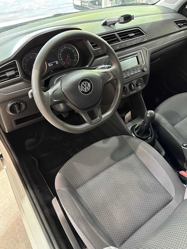Imagen 8 de 10 de Volkswagen Gol Trend 2017 1.6 Comfortline 101cv