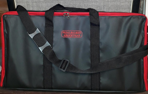 Imagen 3 de 3 de Pedalboard Para Pedales 60x31 Con Estuche Semi Rigido
