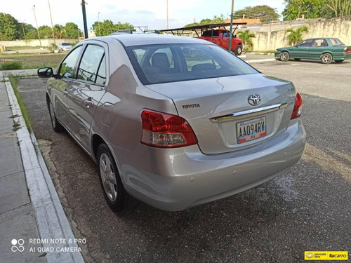 Toyota Yaris Belta Automático
