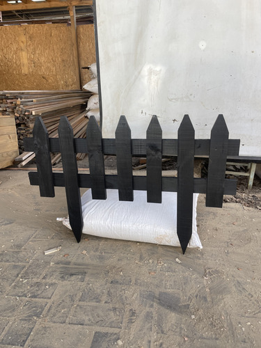 Cerco De Madera Reforzado Pequeño Con Protector