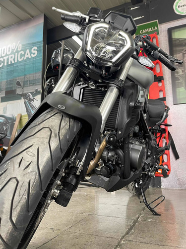 Imagen 9 de 24 de Benelli 302 S