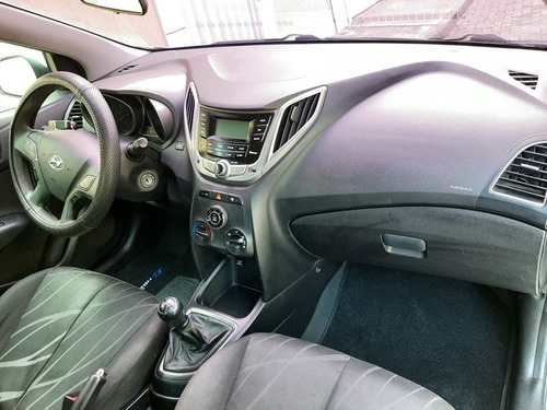 Imagem 7 de 13 de Hyundai Hb20 1.0 2014 Comfort 5p Manual Com Gnv 5 Geracao