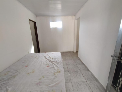 Imagem 4 de 15 de Sobrado Para Venda Em Ra Xiv São Sebastião, Residencial Vitoria, 1 Dormitório, 1 Banheiro, 3 Vagas - M0372_1-1788421