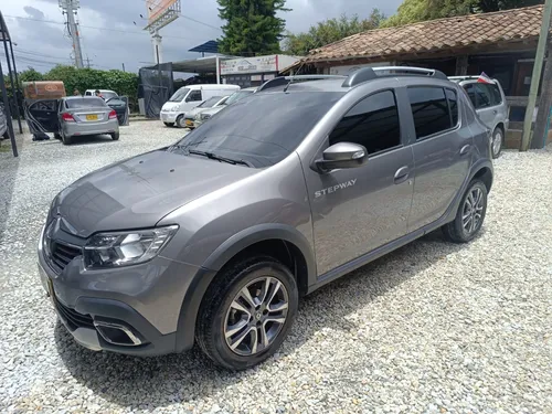 Renault Stepway 1.6 Intens automatica